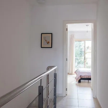 Elysia Park Modern Townhouse * Paphos