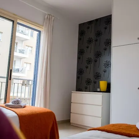 Elysia Park Modern Townhouse Holiday home Paphos