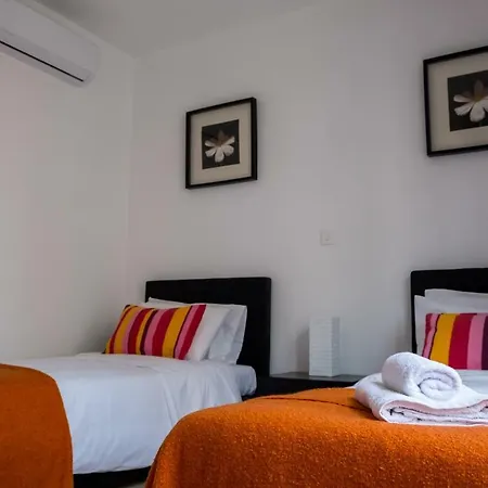Elysia Park Modern Townhouse * Paphos