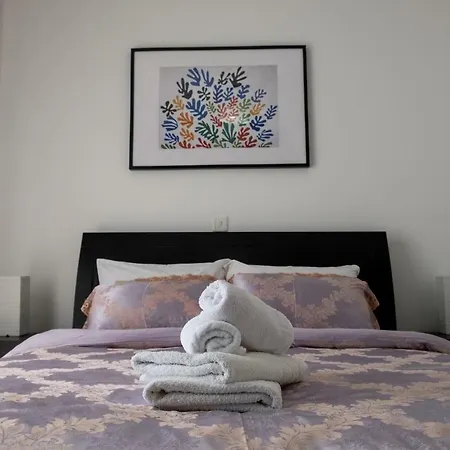 Elysia Park Modern Townhouse Holiday home Paphos