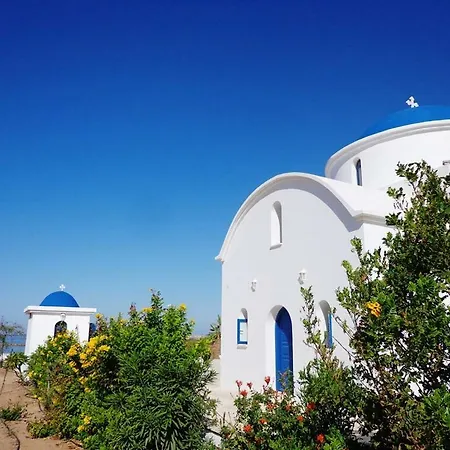 Elysia Park Modern Townhouse Paphos