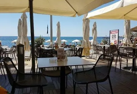 Elysia Park Modern Townhouse * Paphos